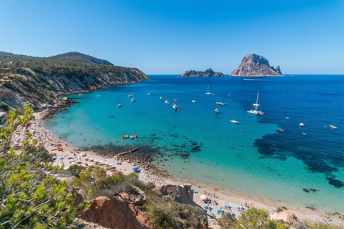 Cala d'Hort beach Ibiza es vedra